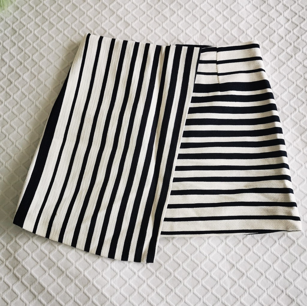 Cubic Skirt